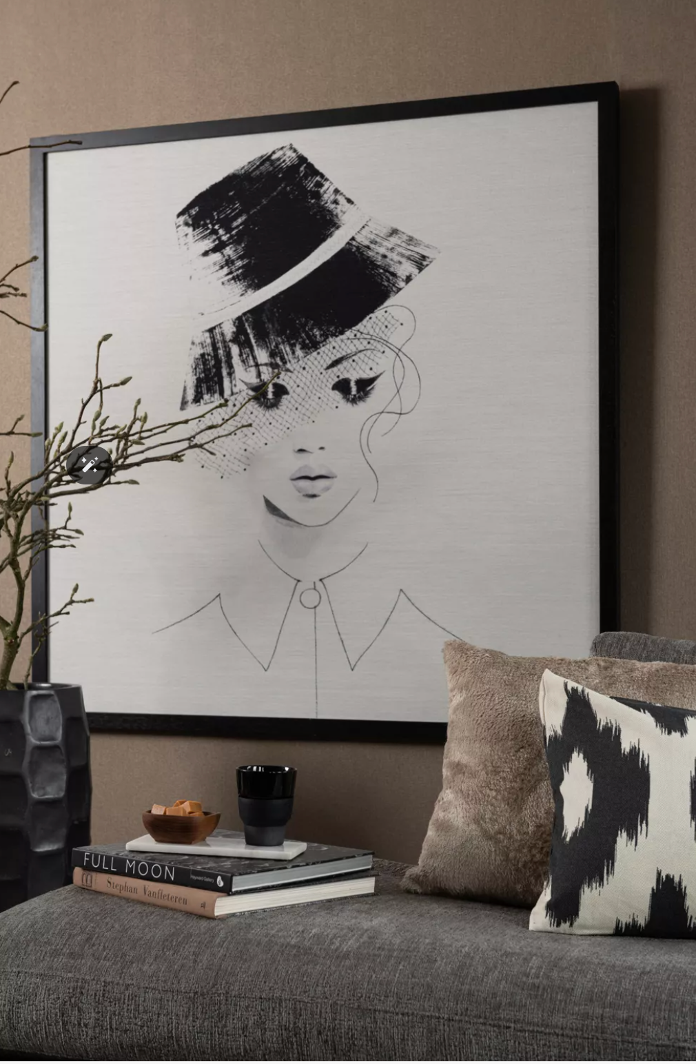 Miumiu – Textielkunstwerk van Margot van Huijkelom | MONDiART Collectie