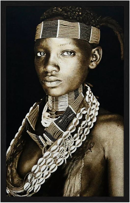 Hamar Lady Ethiopia – Gobelin geweven textielkunstwerk van Mario Gerth | Vintique Interiors